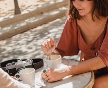 Premiers pas à deux : les conseils essentiels pour bien démarrer une nouvelle relation