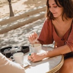 Premiers pas à deux : les conseils essentiels pour bien démarrer une nouvelle relation