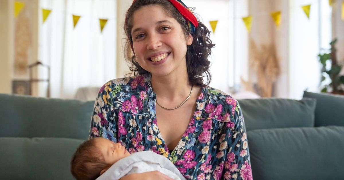 Les premières visites après bébé : comment accueillir vos proches en douceur (et sans stress)