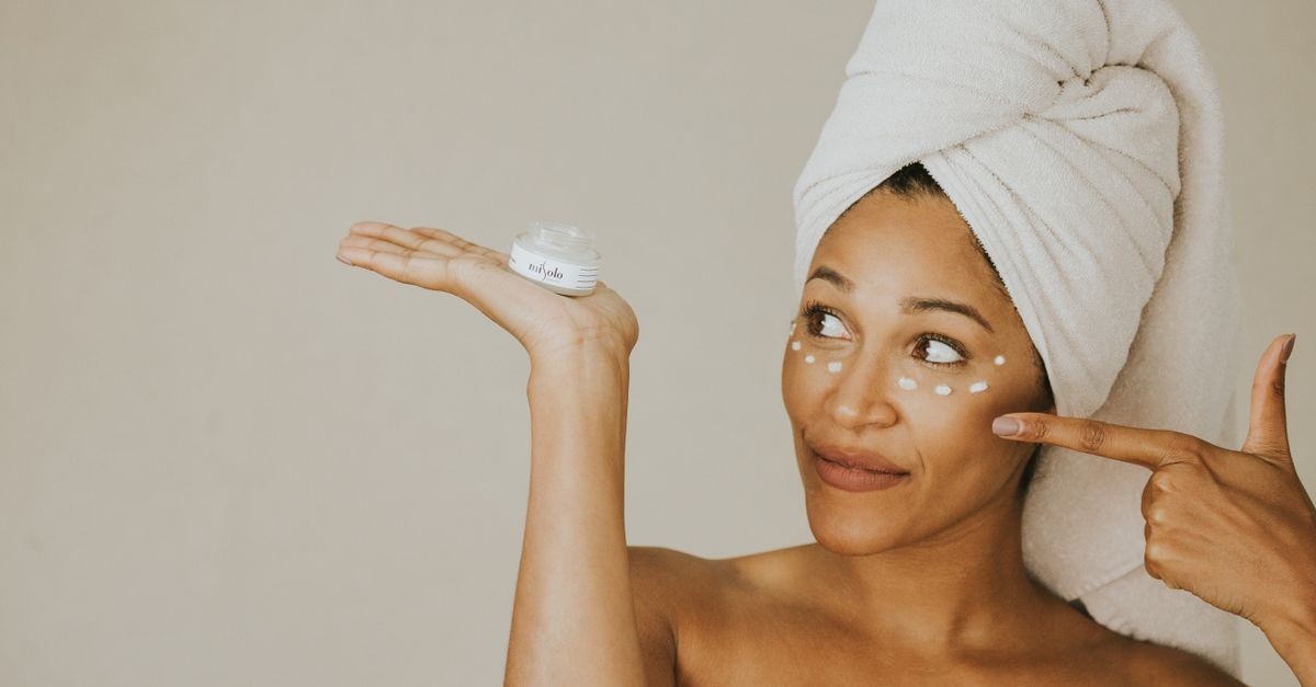 Adieu les cernes : la crème contour des yeux qui réveille votre regard