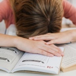 Enfants fatigués : 9 signes à repérer (et comment réagir au quotidien)