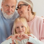 Grands-parents trop présents ? 7 clés pour poser des limites sans culpabiliser