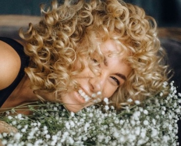 Sublimez vos boucles : le guide du diffuseur qui transforme vos cheveux