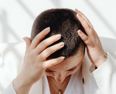 Stress au quotidien : comment votre peau vous parle (et comment l’apaiser)
