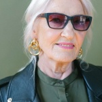 Chic et confiante après 50 ans : idées de looks modernes pour femme mature