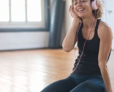 Bouger en rythme : transformez votre salon en studio d’entraînement musical