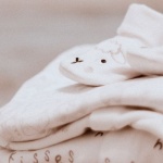 Comment bien laver les vêtements de bébé : douceur, hygiène et astuces indispensables