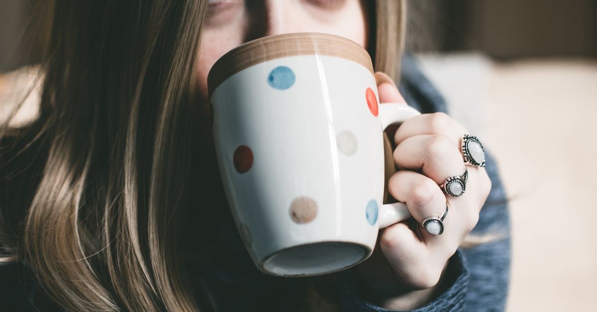 Café, stress et nervosité : comment la caféine peut amplifier l’anxiété (et quoi faire)