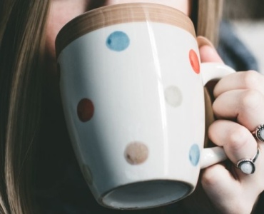 Café, stress et nervosité : comment la caféine peut amplifier l’anxiété (et quoi faire)